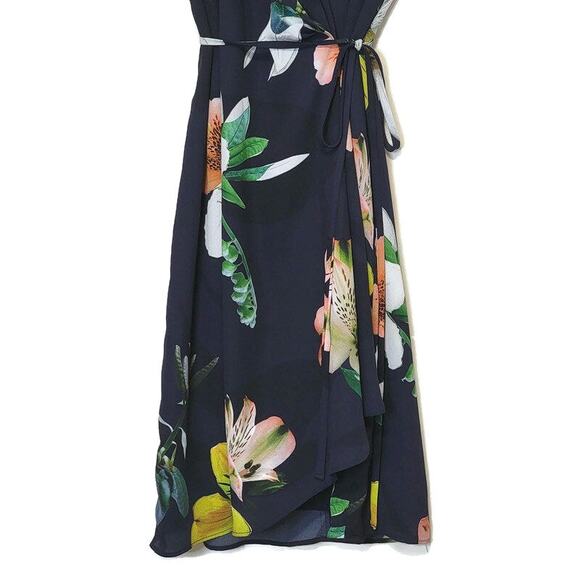 Aritzia Babaton Wallace Floral V Neck Short Sleeve Tie Waist Wrap Dress Size XS - Picture 5 of 16